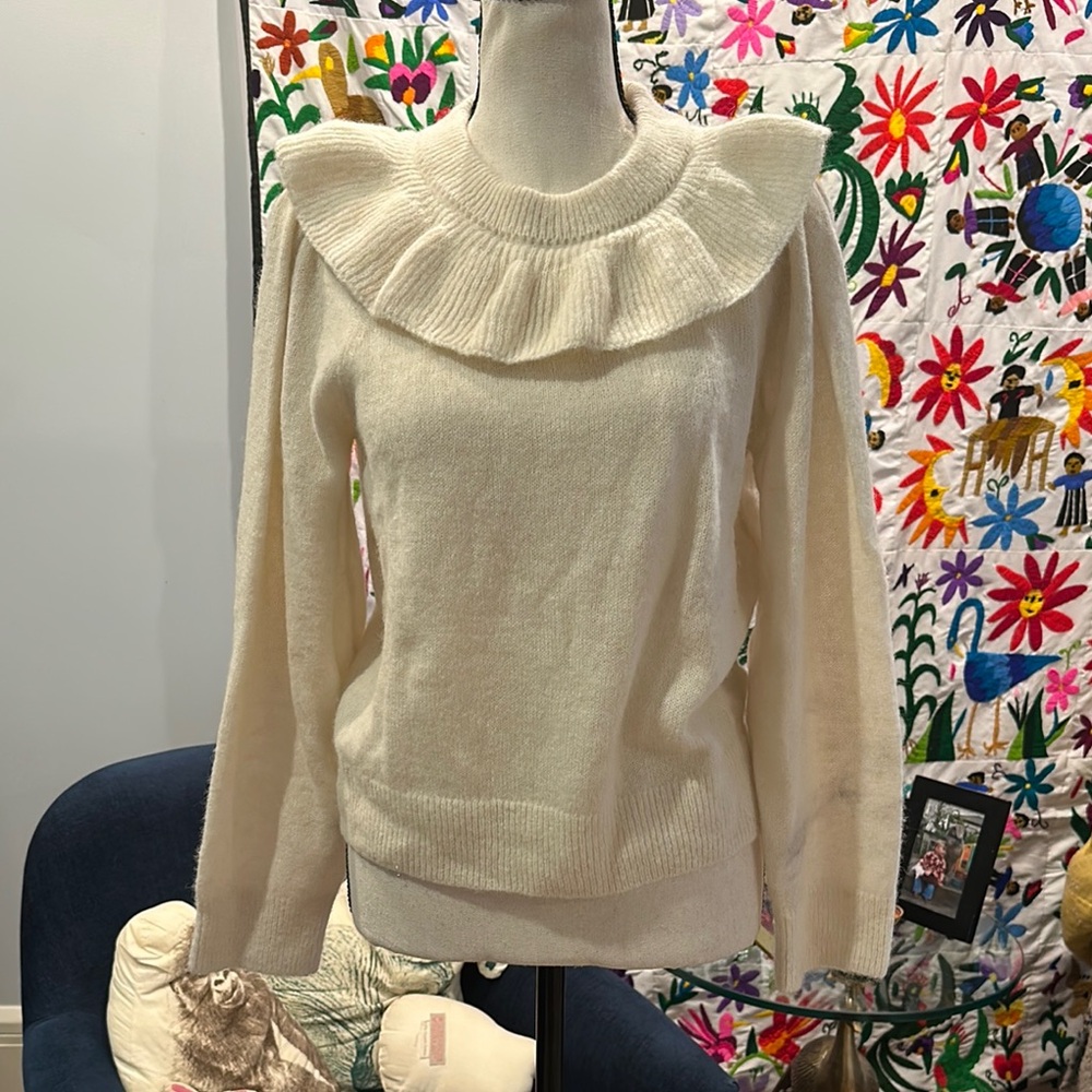 Doen Cream Ruffle-Trim Crewneck Sweater